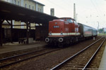 August 1987. 110 816. Werdau. Leubnitz. Sachsen / 110 816 steht mit einem Personenzug in Richtung Wünschendorf abfahrbereit im Bahnhof Werdau.