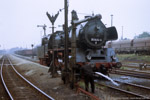 September 1987. 50 3654. Oelsnitz/Erzgebirge. . Sachsen / Vor dem Wassernehmen wurde die Lok gereinigt.