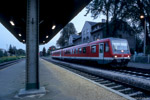 15. September 2006. 628 664. Teuchern. . Sachsen-Anhalt / 628 664 mit dem Fahrtziel Naumburg am Hausbahnsteig im Bahnhof Teuchern.