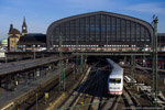 19. März 2015. Baureihe 402. 808 022. Hamburg. Hamburg-Mitte. Hamburg / ICE2 ''Eberswalde'' als ICE 585 nach München verlässt pünktlich um 9:01 Uhr den Hamburger Hauptbahnhof.